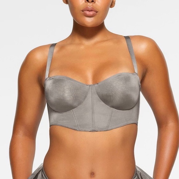 Skims Logo Shine Corset Bra - Picture 6 of 6